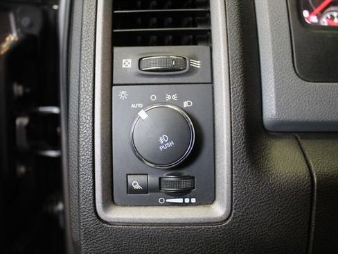 Used 2019 RAM 1500 Tradesman w/ Tradesman SXT Package RWD image 17
