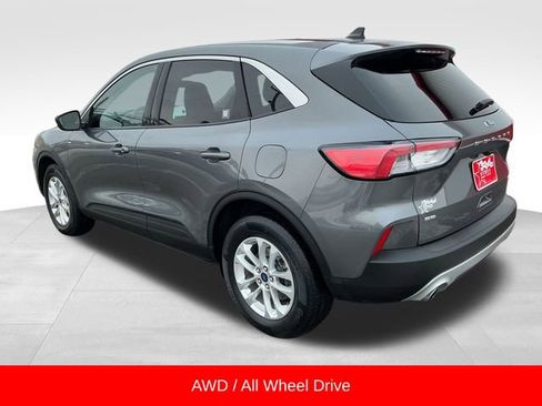 Used 2022 Ford Escape SE image 5