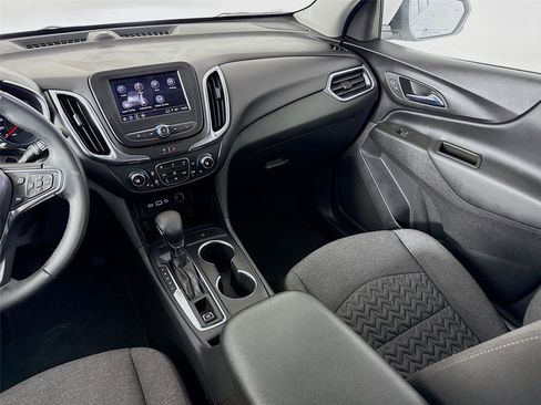 Used 2024 Chevrolet Equinox LT image 22
