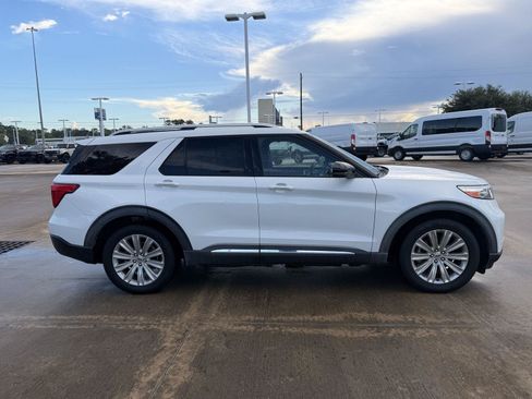 Used 2020 Ford Explorer Limited w/ Class III Trailer Tow Package RWD image 3