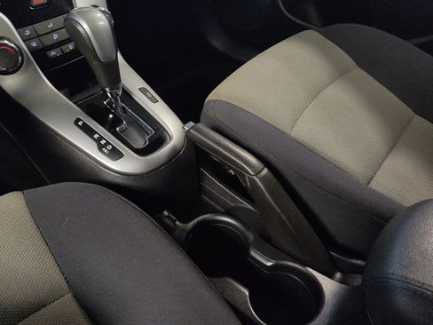 Used 2015 Chevrolet Cruze LS FWD image 26