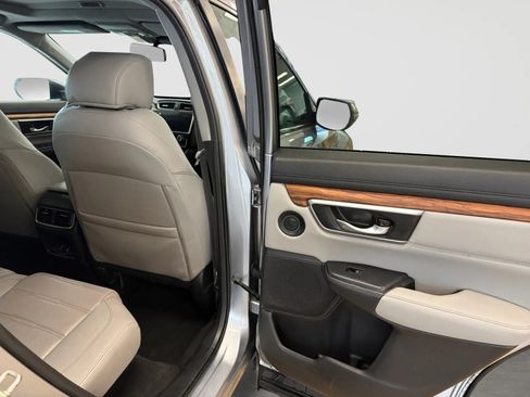 Used 2019 Honda CR-V Touring image 17