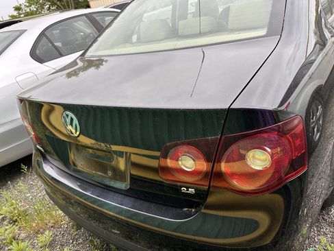 Used 2009 Volkswagen Jetta S image 9