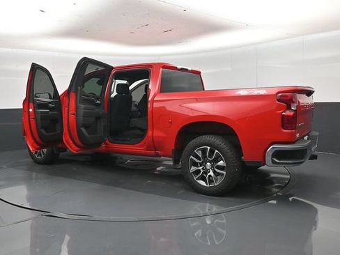 Used 2022 Chevrolet Silverado 1500 LT AWD/4WD image 52