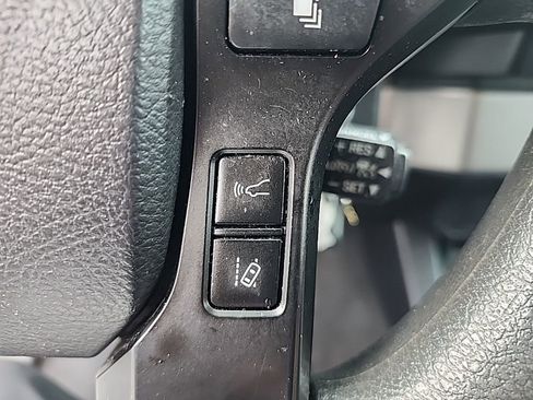 Used 2020 Toyota Tacoma SR image 9