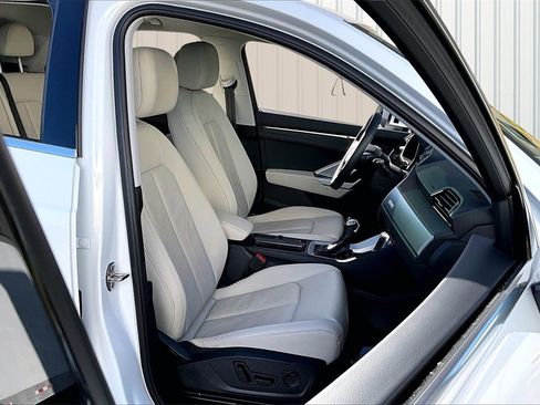 Used 2025 Audi Q3 2.0T Premium Plus w/ Premium Plus Package image 29