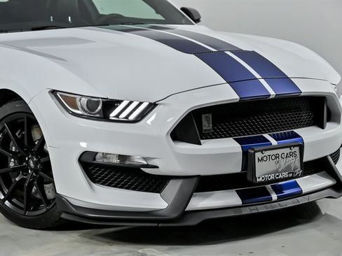 Used 2016 Ford Mustang Shelby GT350 w/ Technology Package RWD image 3