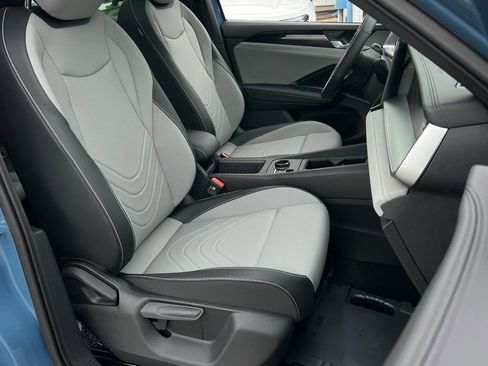 New 2026 Volkswagen Tiguan SE R-Line image 9