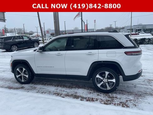 Used 2023 Jeep Grand Cherokee Limited w/ Trailer Tow Prep Group (B) image 11