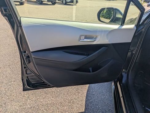Used 2020 Toyota Corolla LE w/ LE Convenience Package FWD image 18