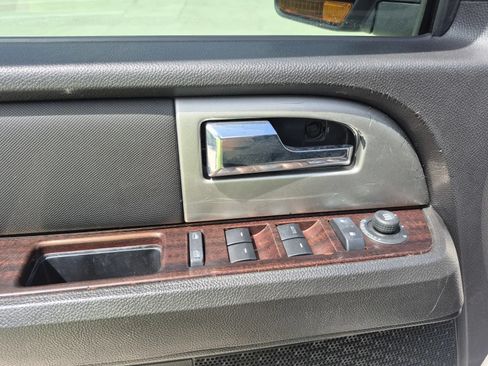 Used 2010 Ford Expedition Limited RWD image 13