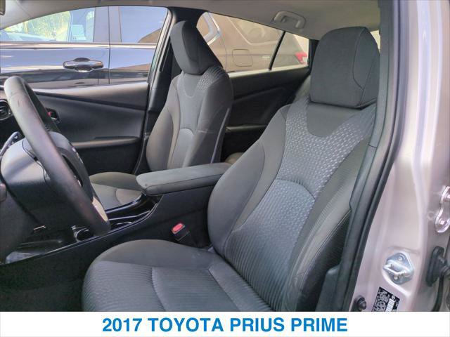Used 2017 Toyota Prius Prime Plus w/ Preferred Accessory Package FWD image 21