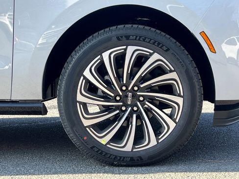 New 2025 Lincoln Navigator Black Label image 6