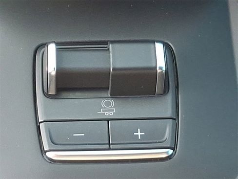 Used 2023 GMC Sierra 1500 AT4 w/ AT4 Premium Package image 26