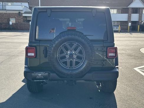 Used 2024 Jeep Wrangler Unlimited Sport AWD/4WD image 37