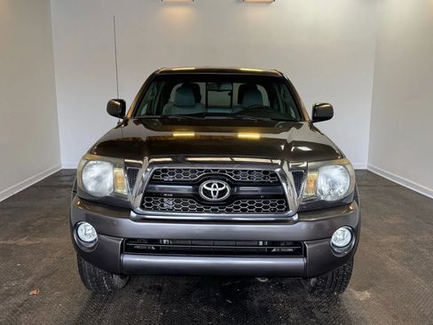 Used 2011 Toyota Tacoma 4x4 Access Cab V6 w/ TRD Off-Road Pkg image 2