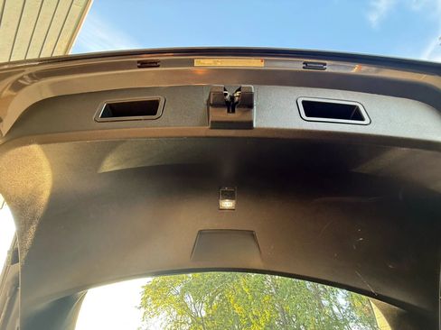 Used 2016 Tesla Model S 75 image 22