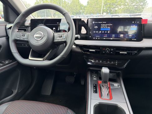 New 2026 Nissan Kicks SR FWD image 3