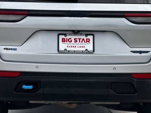 Used 2022 Jeep Grand Cherokee Trailhawk image 10