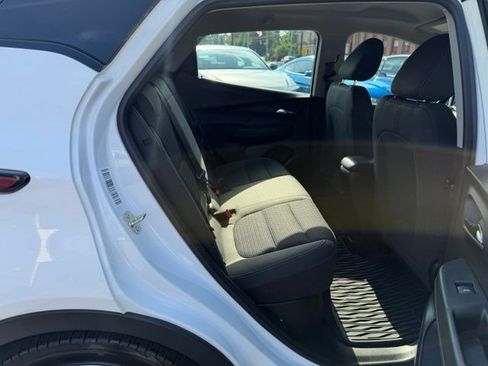 Used 2023 Chevrolet Bolt LT FWD image 15