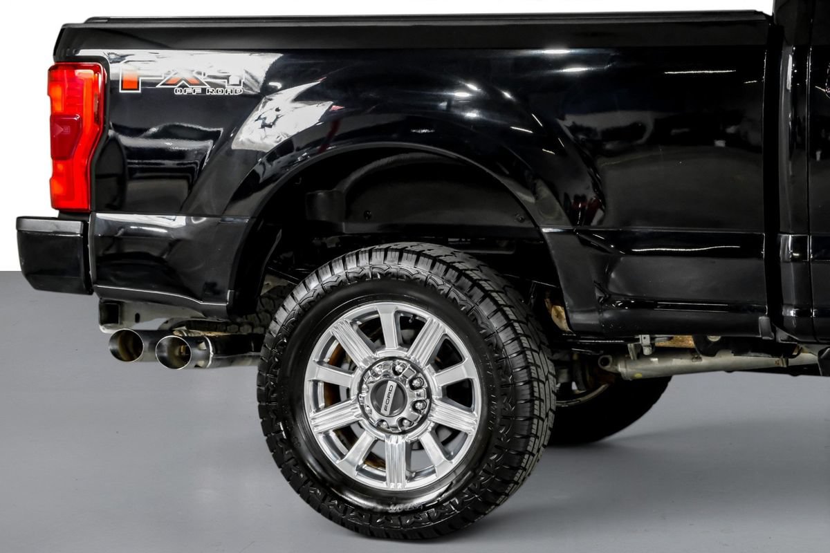 Used 2019 Ford F250 Limited w/ FX4 Off-Road Package AWD/4WD image 6