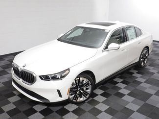 New 2026 BMW 530i xDrive w/ Premium Package AWD/4WD video 2