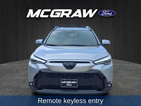 Used 2024 Toyota Corolla Cross AWD Hybrid w/ Convenience Package image 3