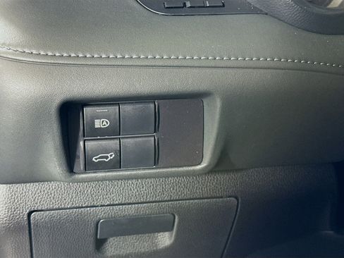 Certified 2022 Toyota Highlander XLE image 10