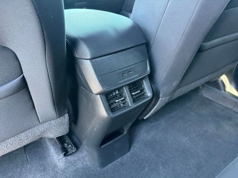 Used 2025 Chevrolet Equinox LT FWD image 23