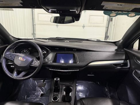 Certified 2019 Cadillac XT4 Premium Luxury w/ Technology Package AWD/4WD image 18