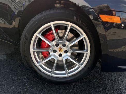 Used 2018 Porsche Macan Turbo AWD/4WD image 16