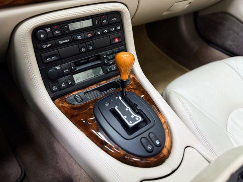 Used 1999 Jaguar XK8 Convertible image 60