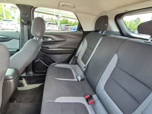 Used 2025 Chevrolet TrailBlazer LT AWD/4WD image 19
