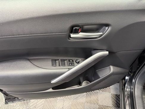 Used 2024 Toyota Corolla Cross XLE image 13