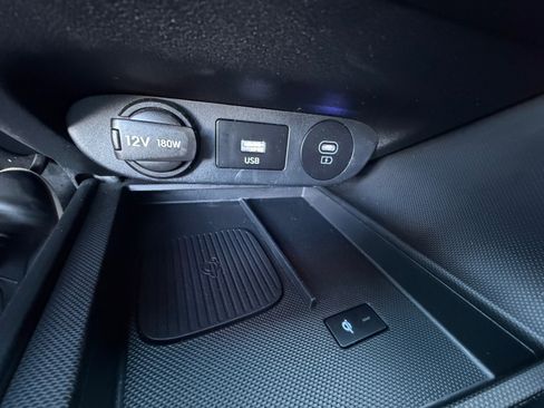Used 2025 Hyundai Elantra Sport FWD image 31