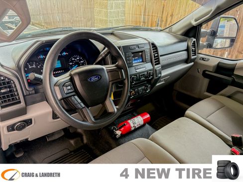 Used 2017 Ford F250 XL w/ Power Equipment Group RWD image 2