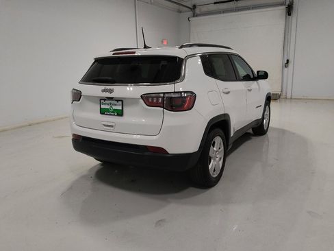 Used 2022 Jeep Compass Latitude FWD image 9