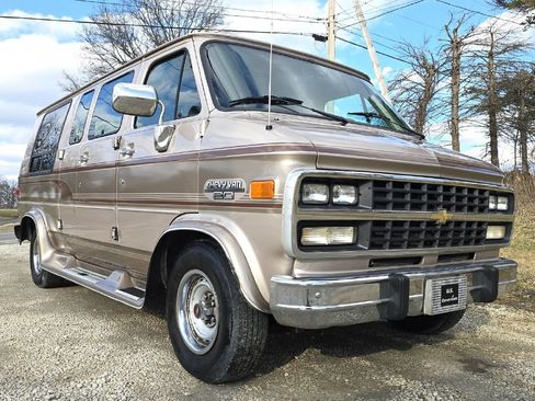 Used 1994 Chevrolet G20 image 11