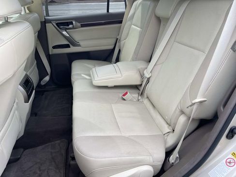 Used 2016 Lexus GX 460 w/ Premium Package AWD/4WD image 17