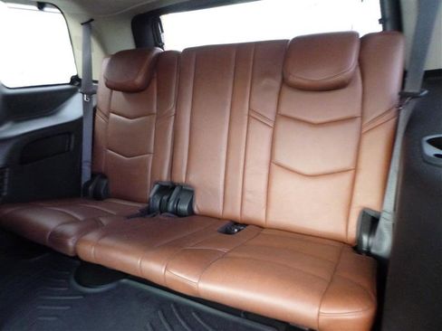 Used 2017 Cadillac Escalade Premium Luxury image 7