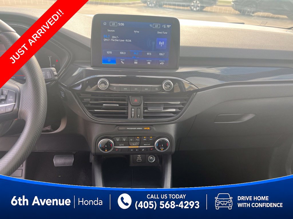 Used 2025 Ford Escape ST-Line Select AWD/4WD image 12