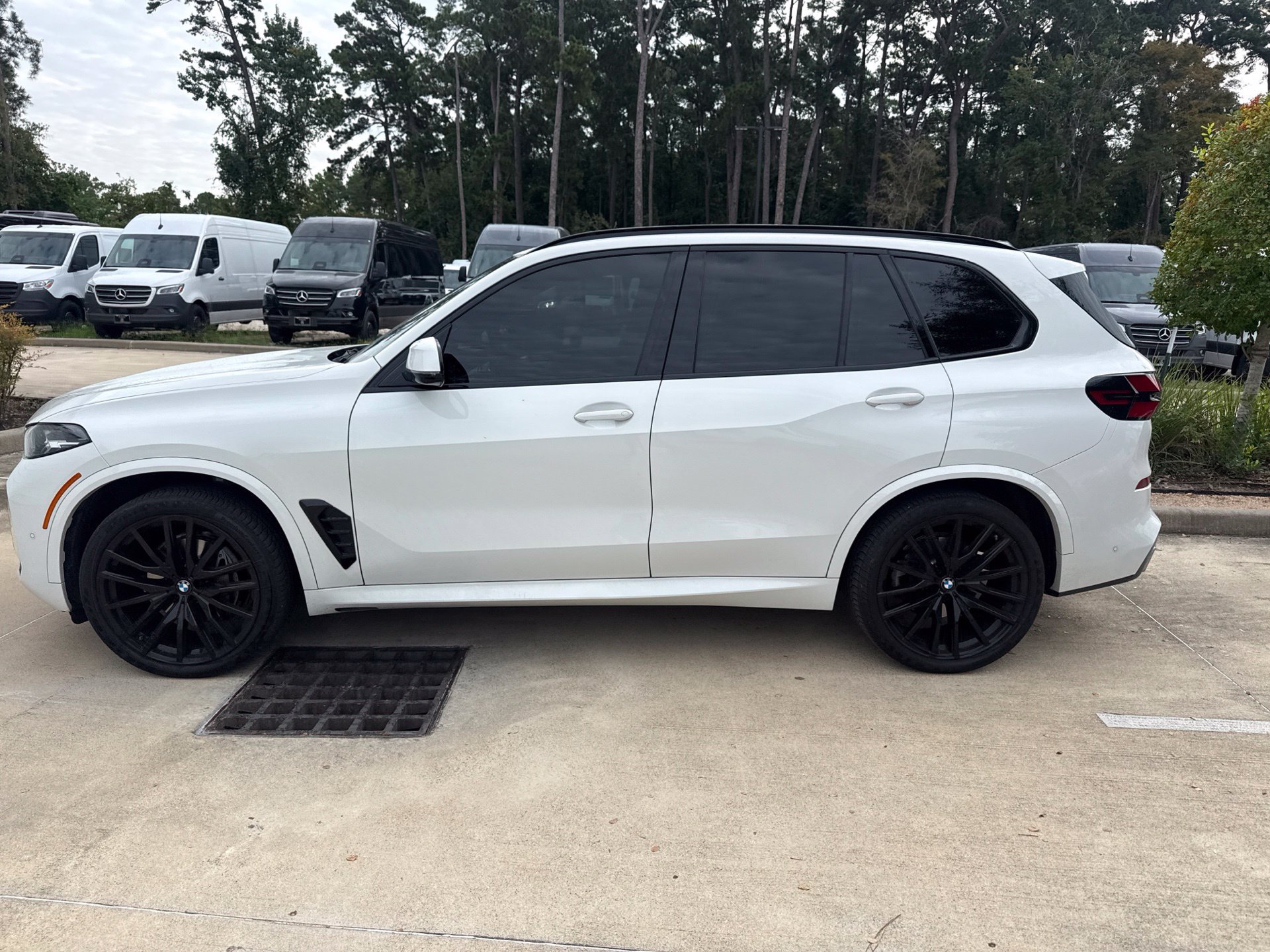 Used 2024 BMW X5 xDrive40i w/ M Sport Package AWD/4WD image 7