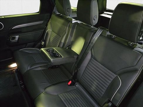 Certified 2024 Land Rover Discovery Dynamic SE image 11