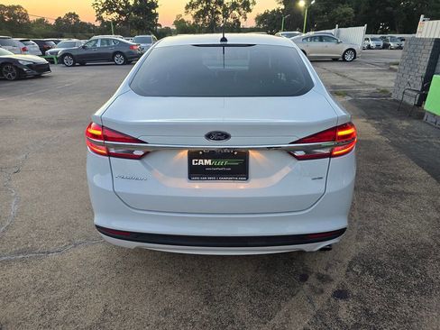Used 2018 Ford Fusion SE image 11