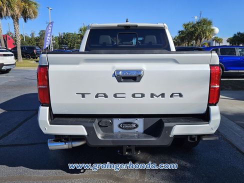 Used 2024 Toyota Tacoma Limited w/ Limited Package (LT) image 4