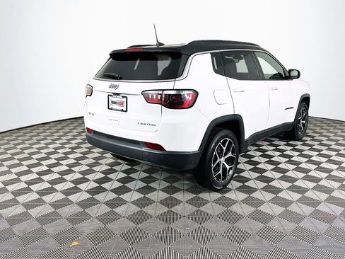 Certified 2024 Jeep Compass Limited image 11