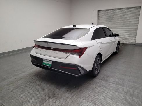 Used 2025 Hyundai Elantra Sport FWD image 9