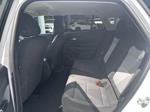 Used 2025 Chevrolet Trax LS FWD image 27