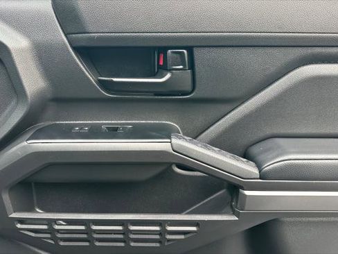 Certified 2025 Toyota Tacoma SR5 image 18