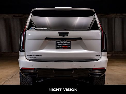 Used 2025 Cadillac Escalade Sport Platinum image 8